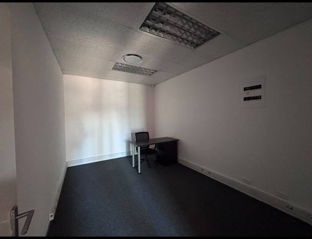 100M² OFFICE TO LET IN MARCONI BEAM INDUSTRIA
